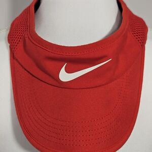 Nike Women's Bold Red Featherlight Dri Fit Tennis Athletic Sun Visor